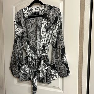 VICI Black/Gray/White Belted Kimono